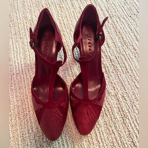 Jigsaw Two Tone T-Bar Burgundy Heels in a Size 38 EU / 7.5 US - Brand New in Box